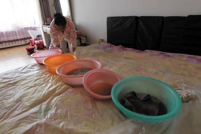 武安楼上漏水，住户失联，小区没物管，业主维权难！律师来支招……